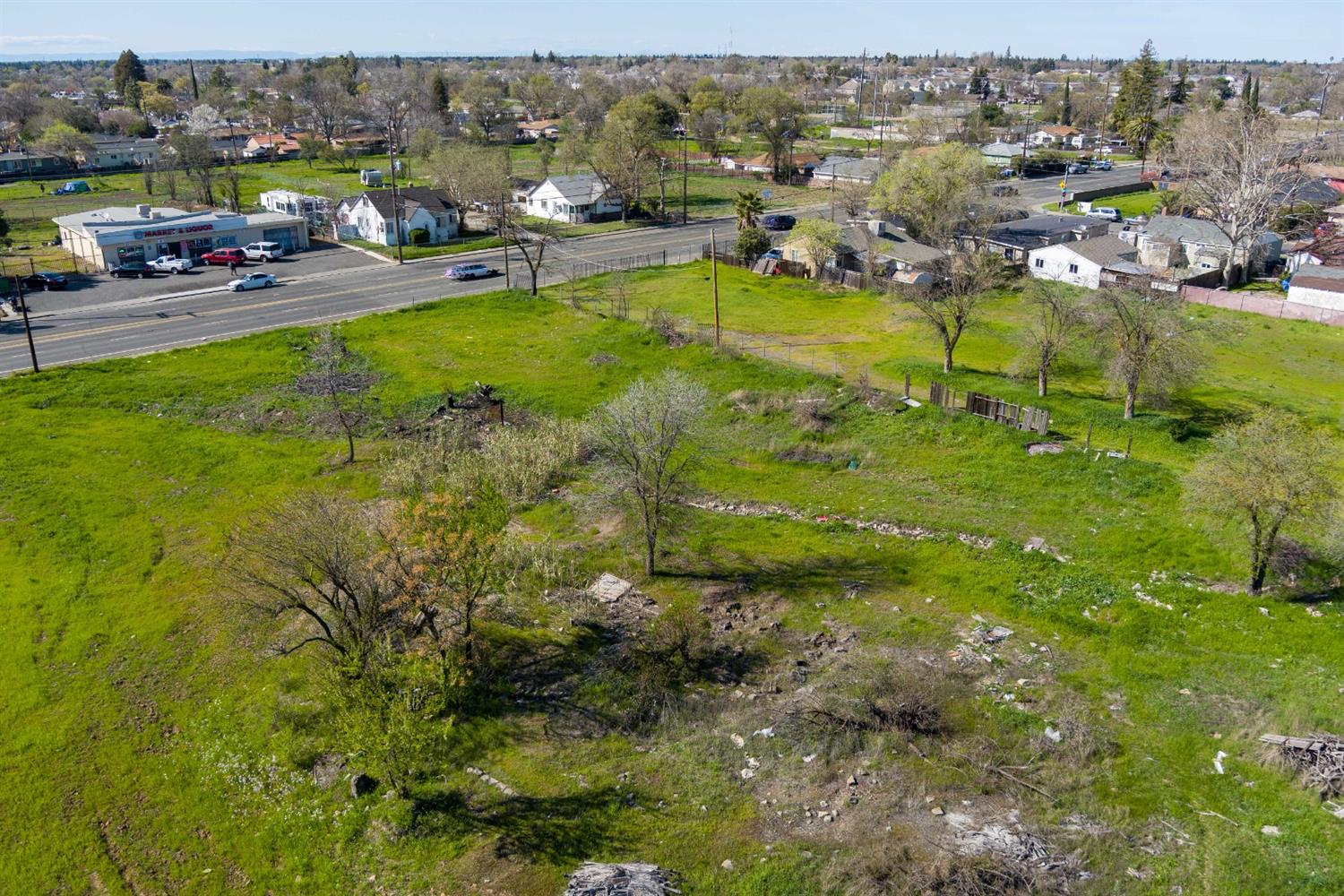 3040 Rio Linda Boulevard Sacramento, CA 95815 - Photo 6 of 19 a picture of lake view