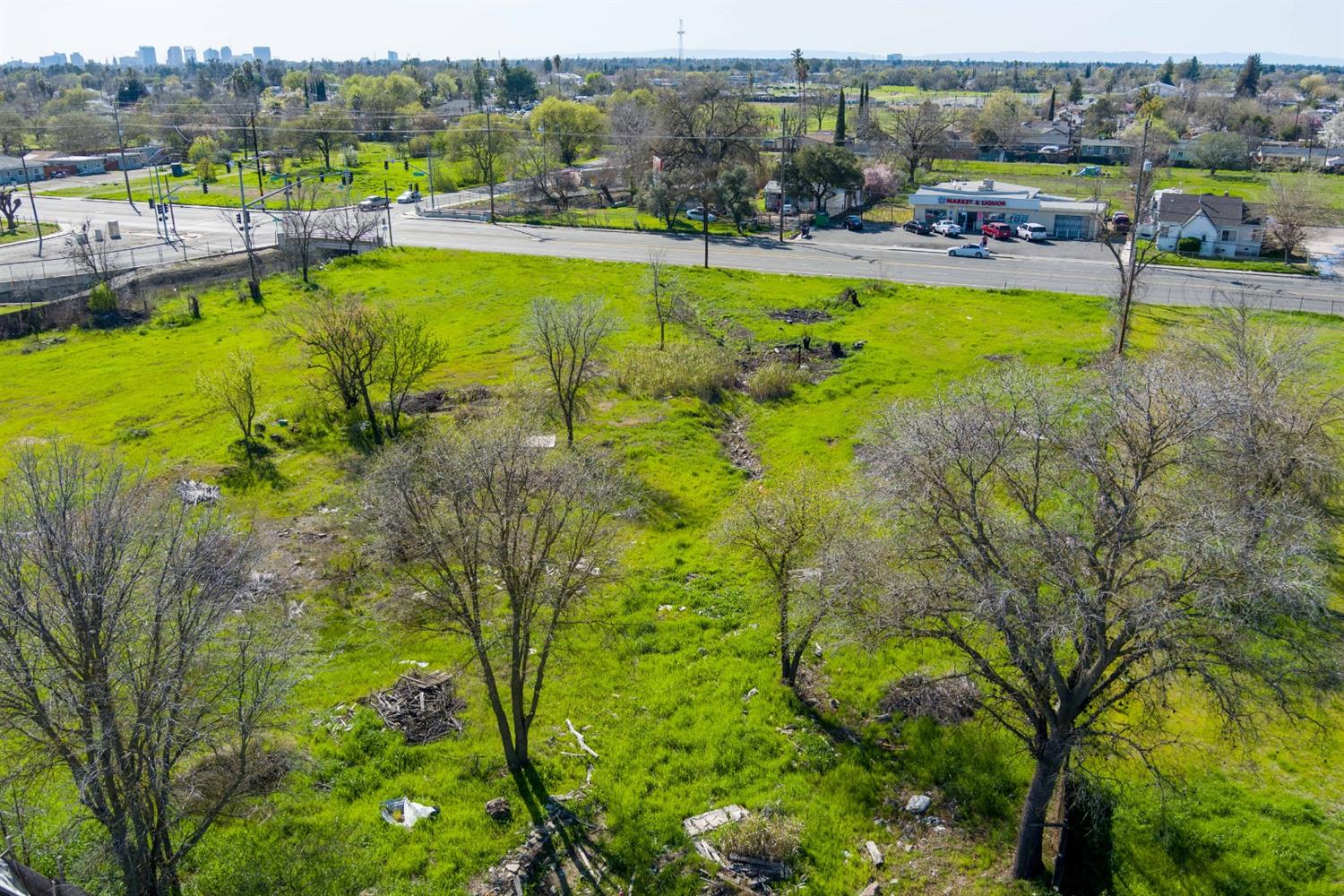 3040 Rio Linda Boulevard Sacramento, CA 95815 - Photo 8 of 19 a view of an outdoor space yard patio and lake view