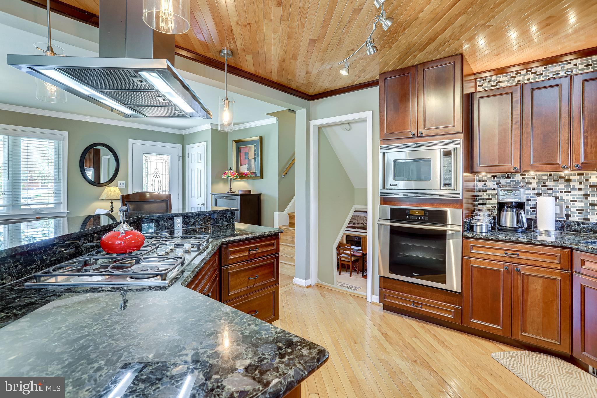 6904 Inverness Drive Springfield, VA 22150 - Photo 10 of 54 Upgraded Cooktop with Range Hood
