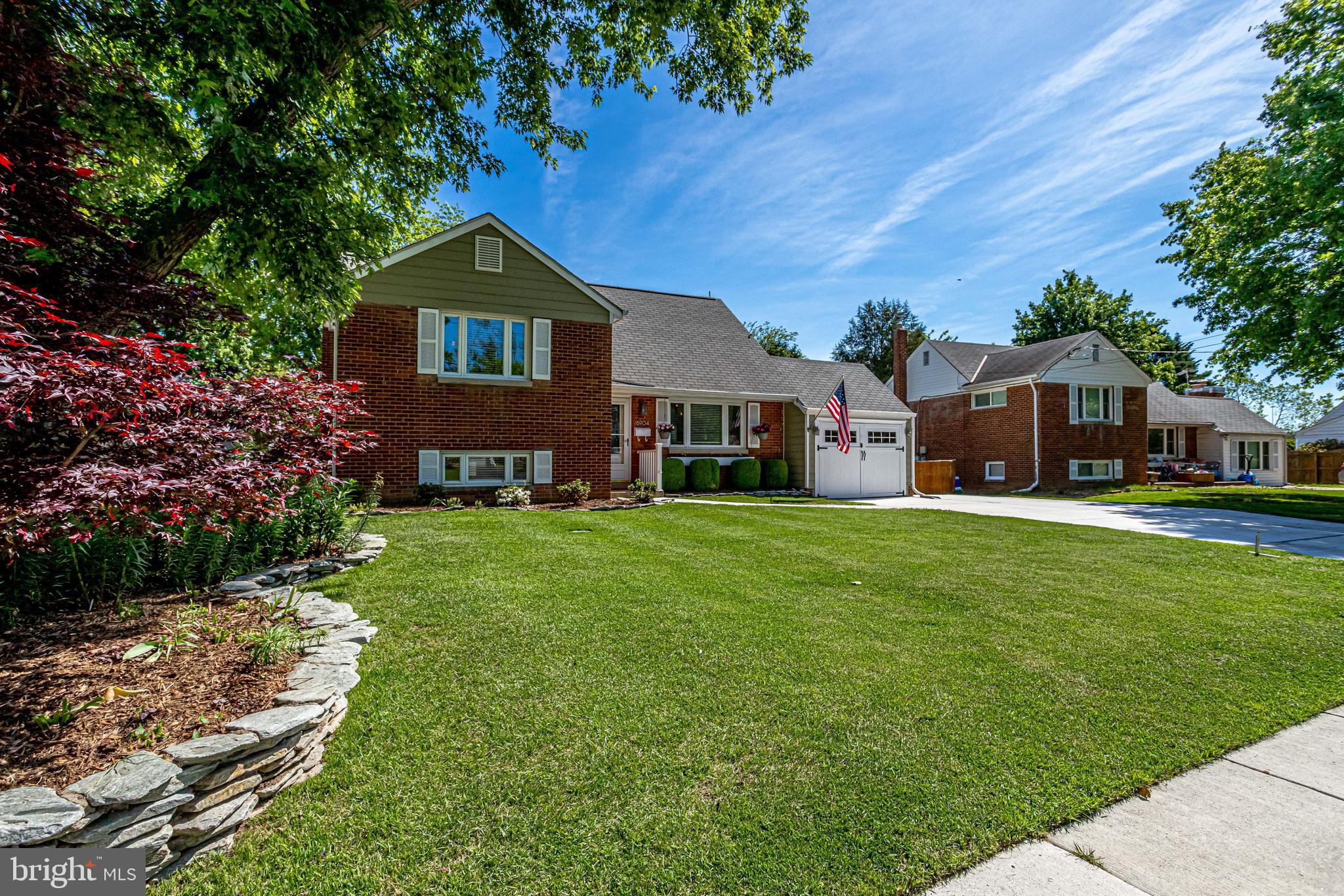 6904 Inverness Drive Springfield, VA 22150 - Photo 2 of 54 Mature Landscaping