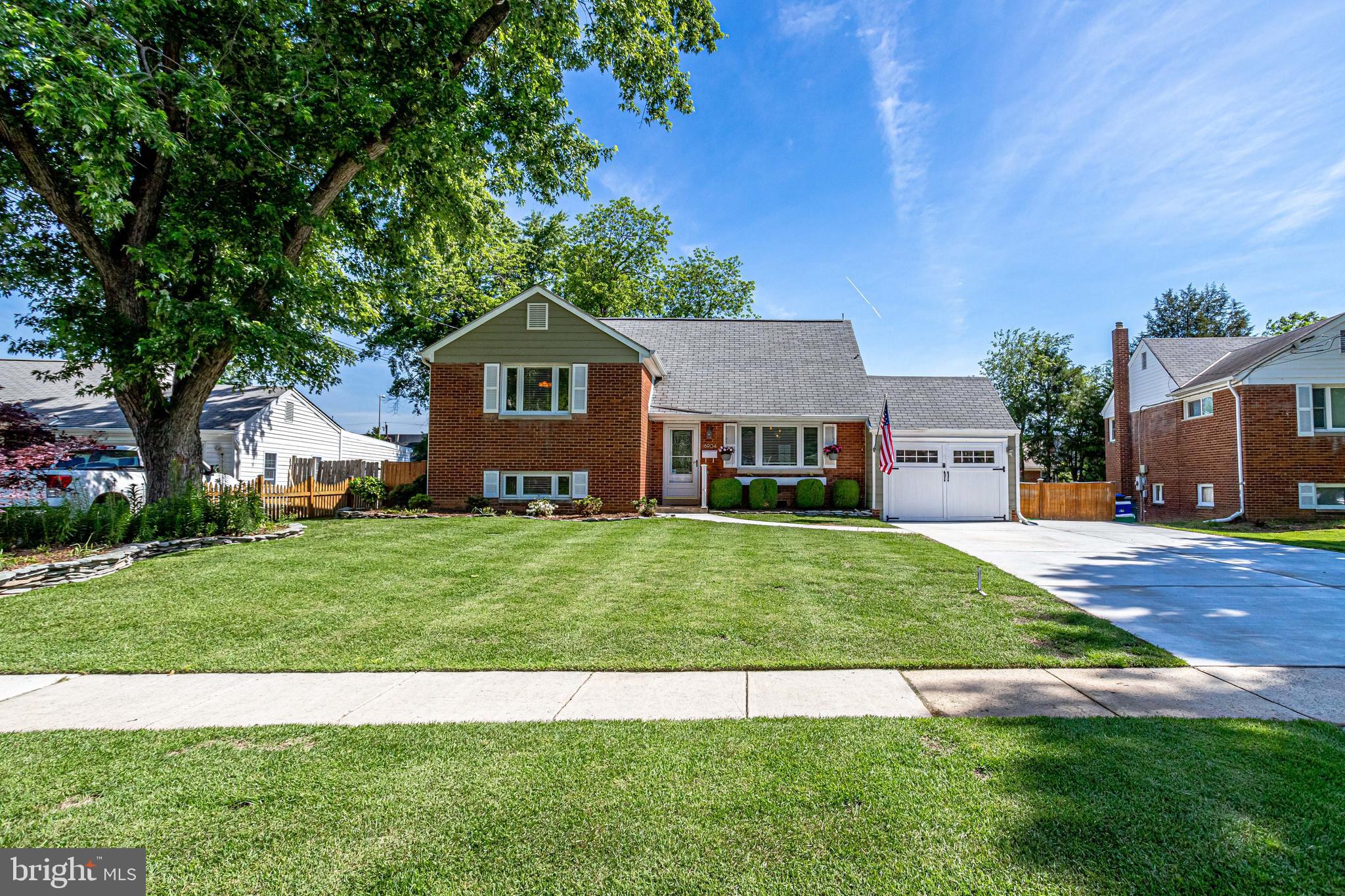 6904 Inverness Drive Springfield, VA 22150 - Photo 3 of 54 Extra Driveway Space