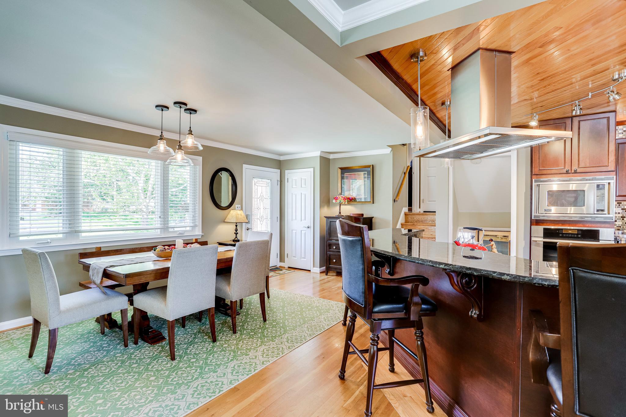 6904 Inverness Drive Springfield, VA 22150 - Photo 9 of 54 Breakfast/Homework Bar