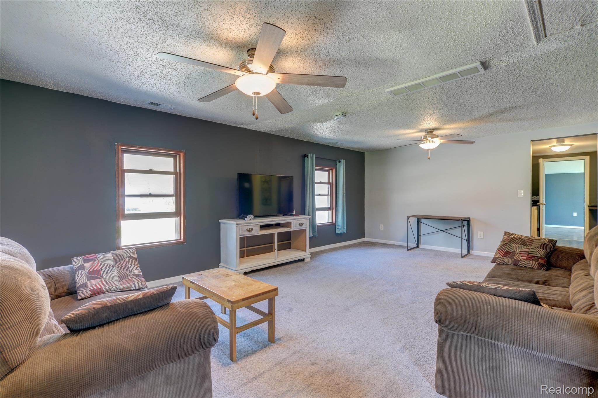 4296 North Genesee Road Flint, MI 48506 - Photo 3 of 17 Interior-12.jpg