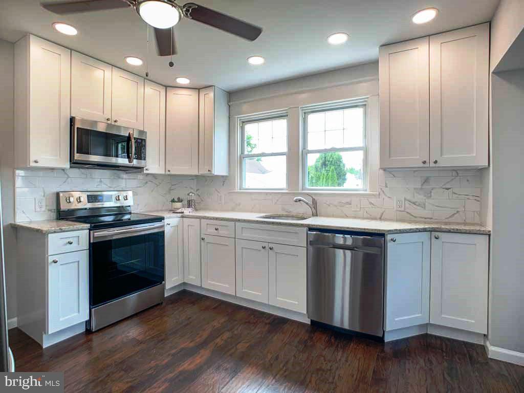 324 Durham Road Langhorne, PA 19047 - Photo 15 of 40 Kitchen