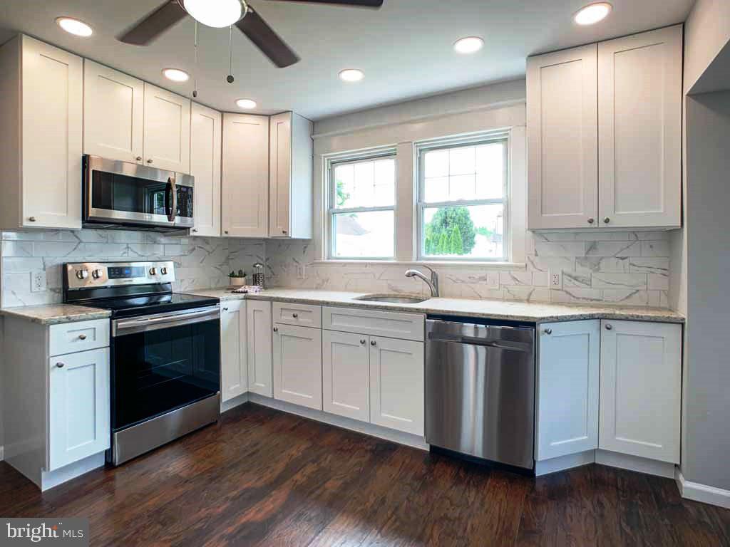324 Durham Road Langhorne, PA 19047 - Photo 17 of 40 Kitchen