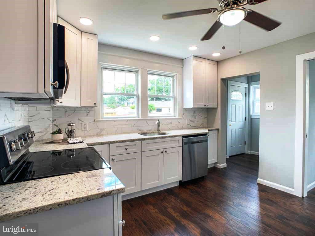 324 Durham Road Langhorne, PA 19047 - Photo 18 of 40 Kitchen