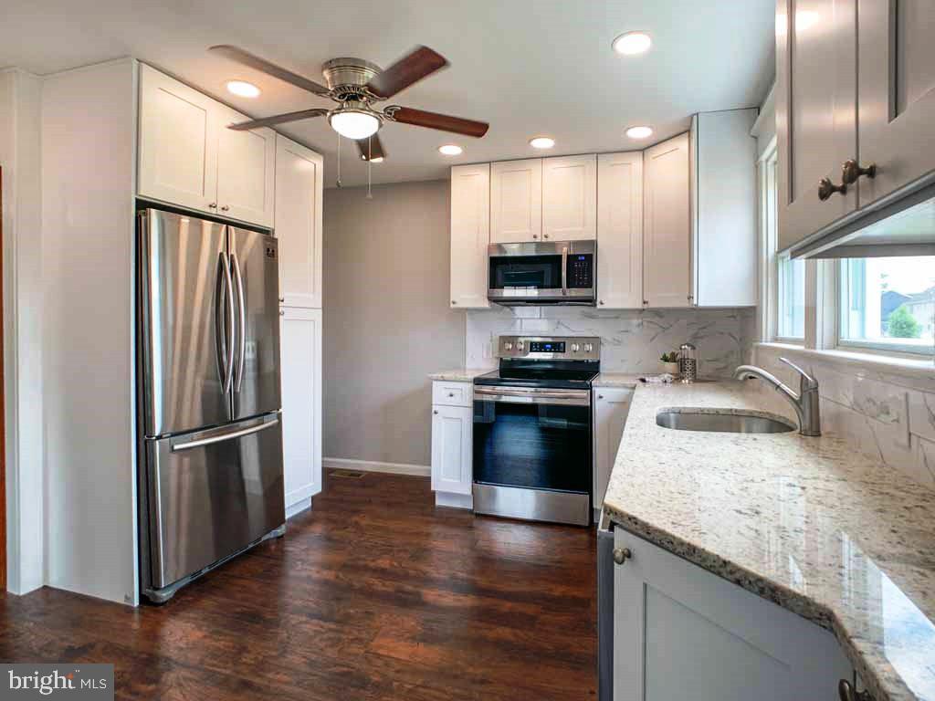 324 Durham Road Langhorne, PA 19047 - Photo 19 of 40 Kitchen