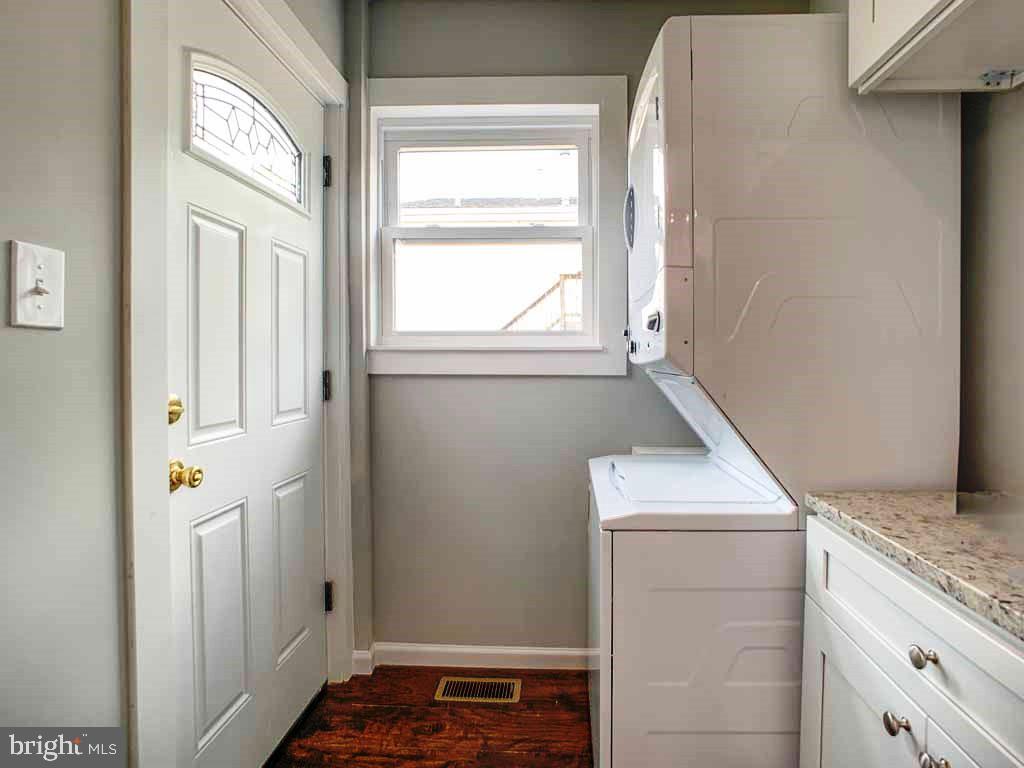 324 Durham Road Langhorne, PA 19047 - Photo 20 of 40 Laundry Room