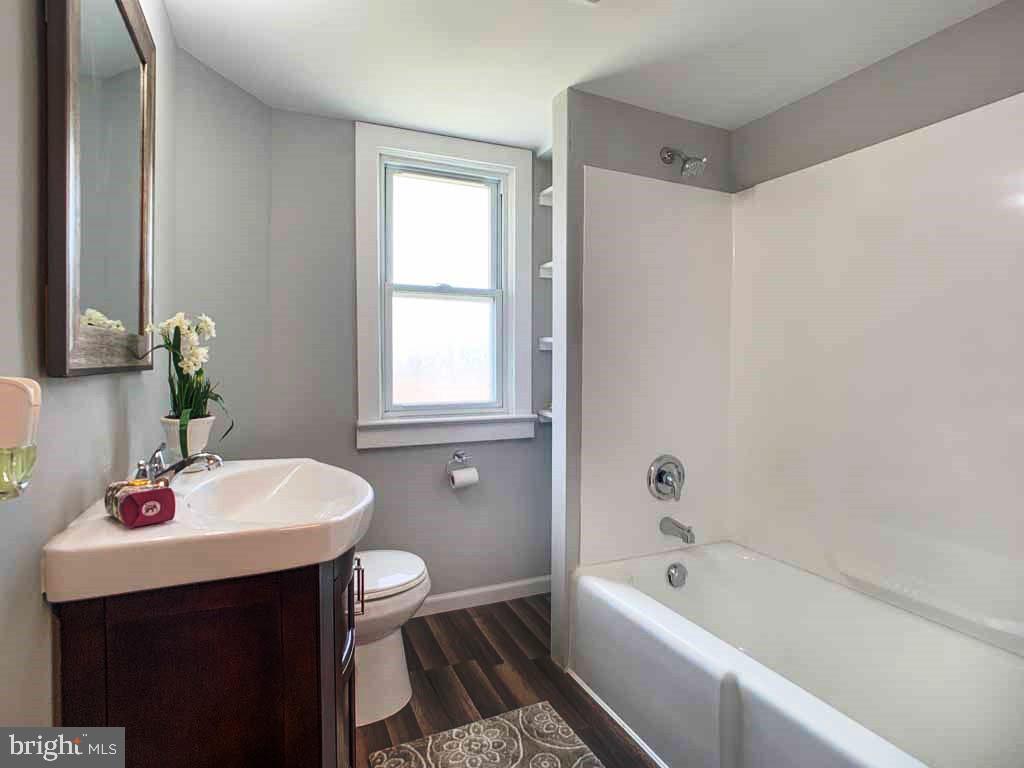 324 Durham Road Langhorne, PA 19047 - Photo 31 of 40 Hall Bathroom