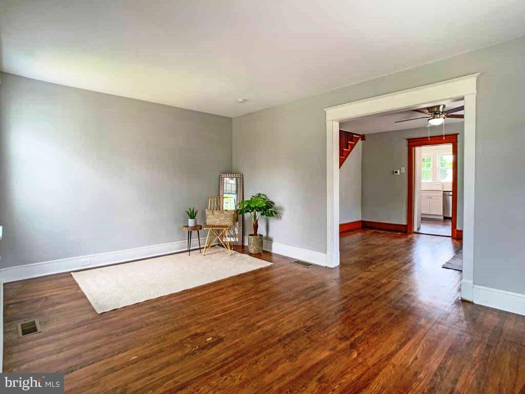 324 Durham Road Langhorne, PA 19047 - Photo 8 of 40 Living Room