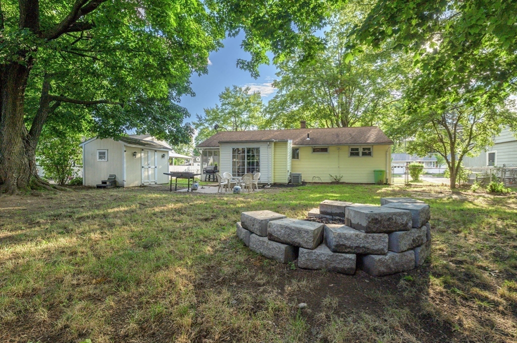 87 Wakefield Street Springfield, MA 01151 - Photo 33 of 39 Gallery Image 33