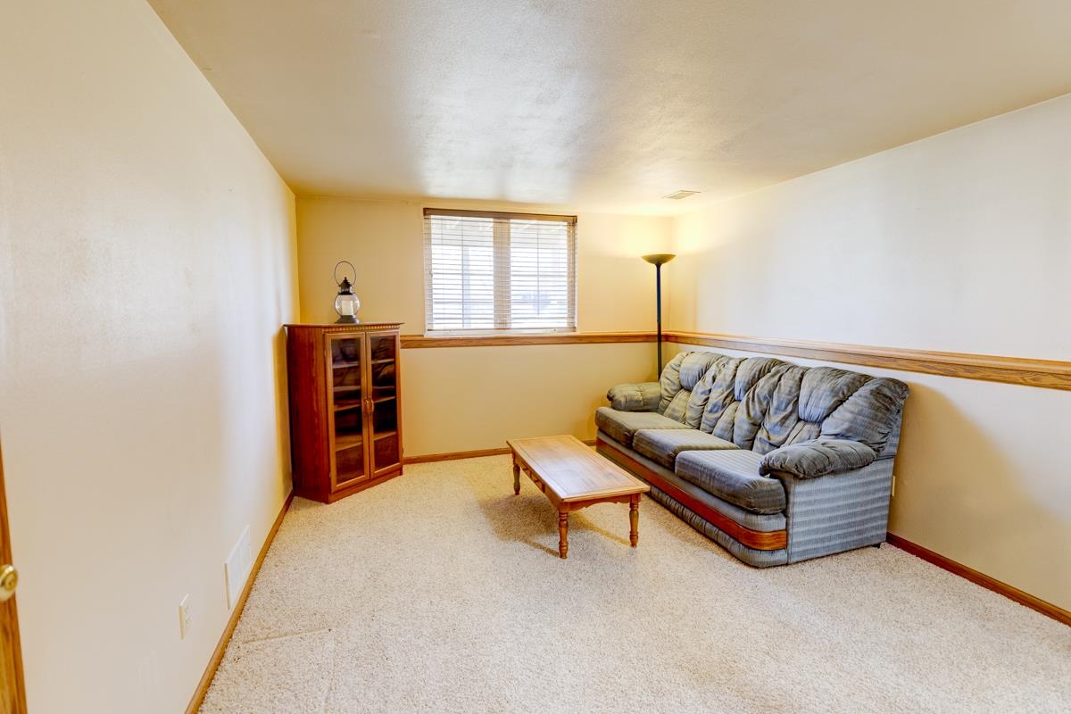 403 Hanson Road Stoughton, WI 53589 - Photo 15 of 30