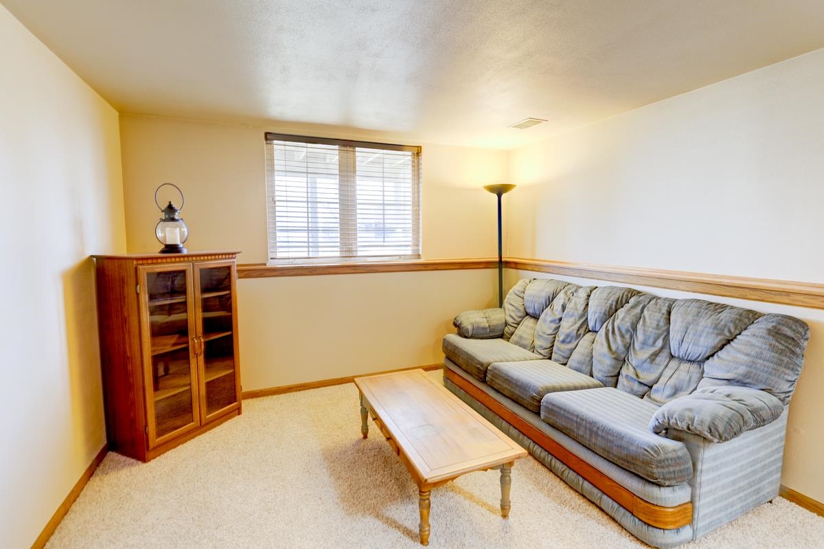 403 Hanson Road Stoughton, WI 53589 - Photo 16 of 30