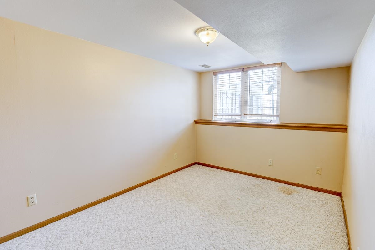 403 Hanson Road Stoughton, WI 53589 - Photo 18 of 30