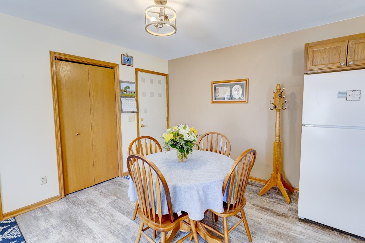 403 Hanson Road Stoughton, WI 53589 - Photo 9 of 30