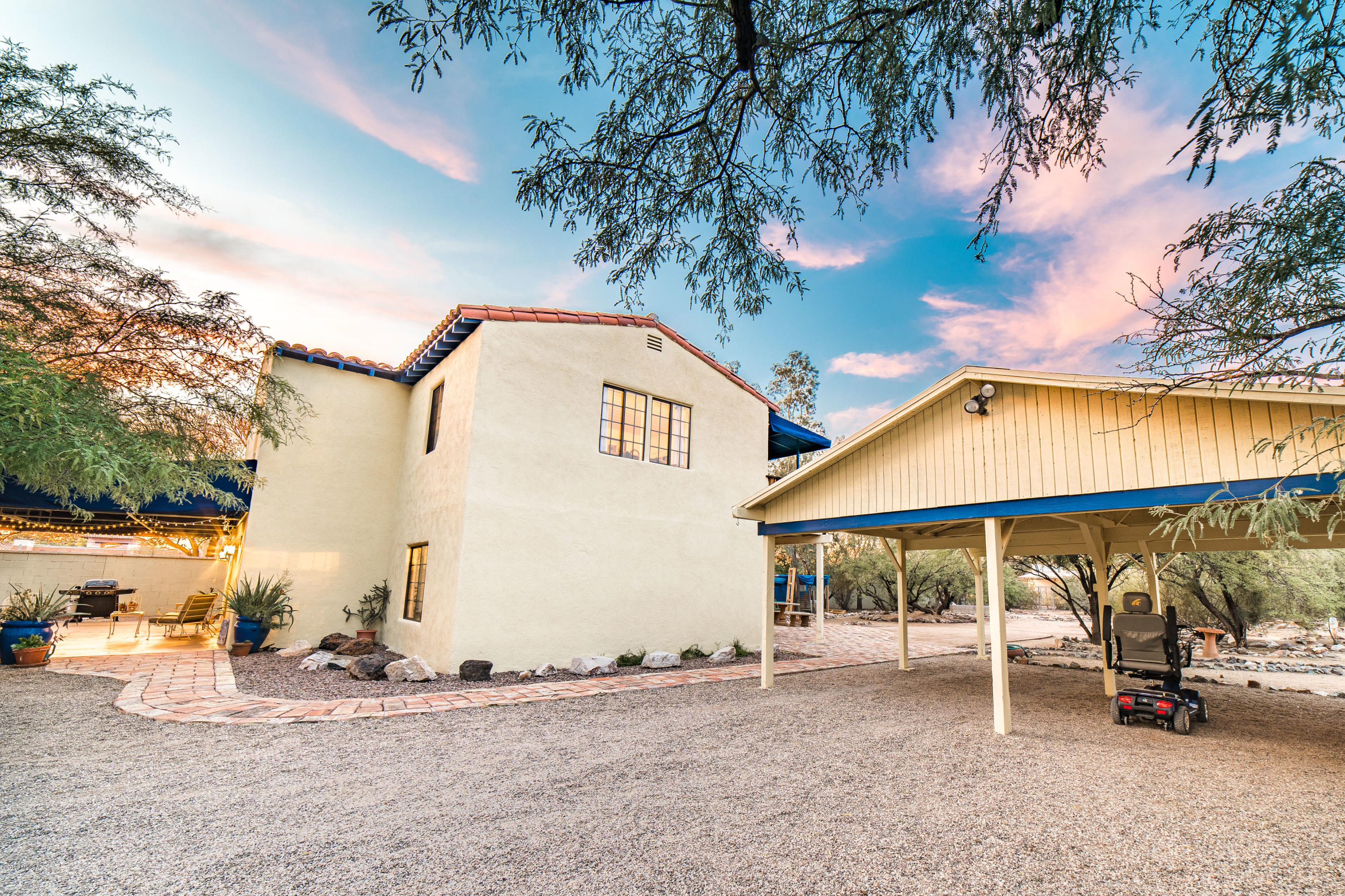 1925 East Greenlee Road Tucson, AZ 85719 - Photo 4 of 36 Gallery Image 4