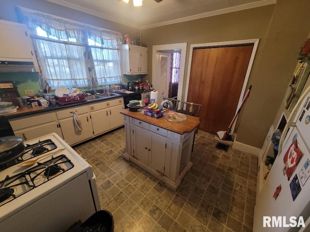 511 Southeast 4th Street Fairfield, IL 62837 - Photo 12 of 28