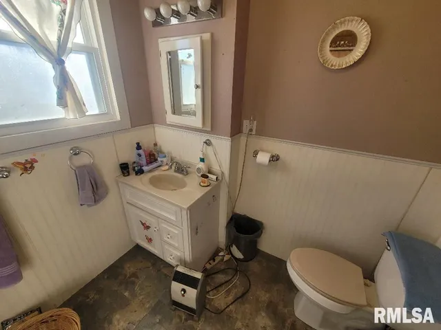 $69,900 | 511 Southeast 4th Street, Fairfield, IL 62837