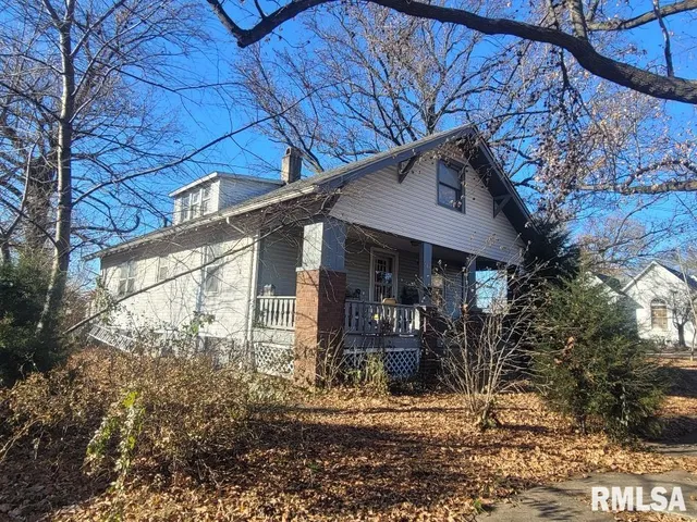$69,900 | 511 Southeast 4th Street, Fairfield, IL 62837