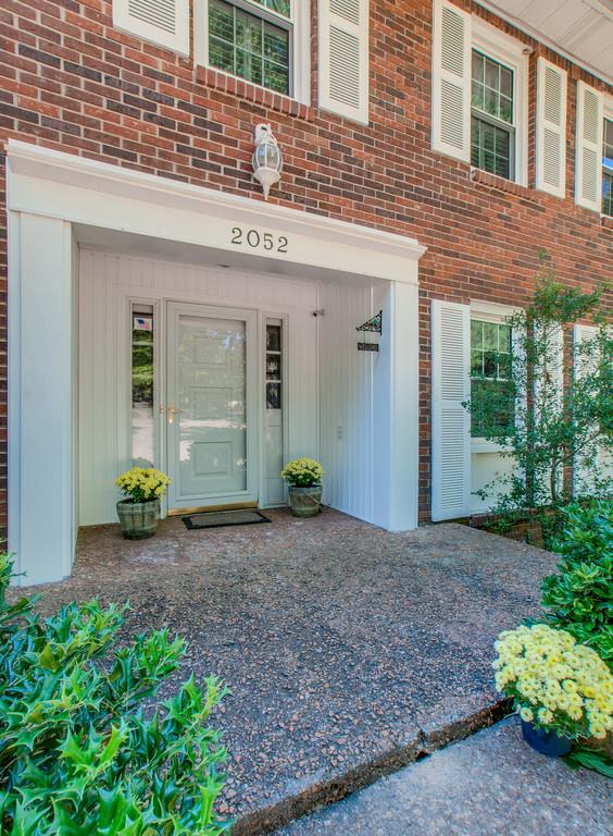 2052 Ridgecrest Circle Dickson, TN 37055 - Photo 2 of 30 Entrance to 18x6 foyer.
