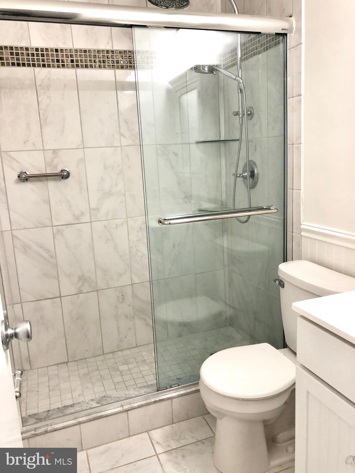 2928 Chestnut Road Edgewater, MD 21037 - Photo 14 of 24 Main Floor Full Bathroom
