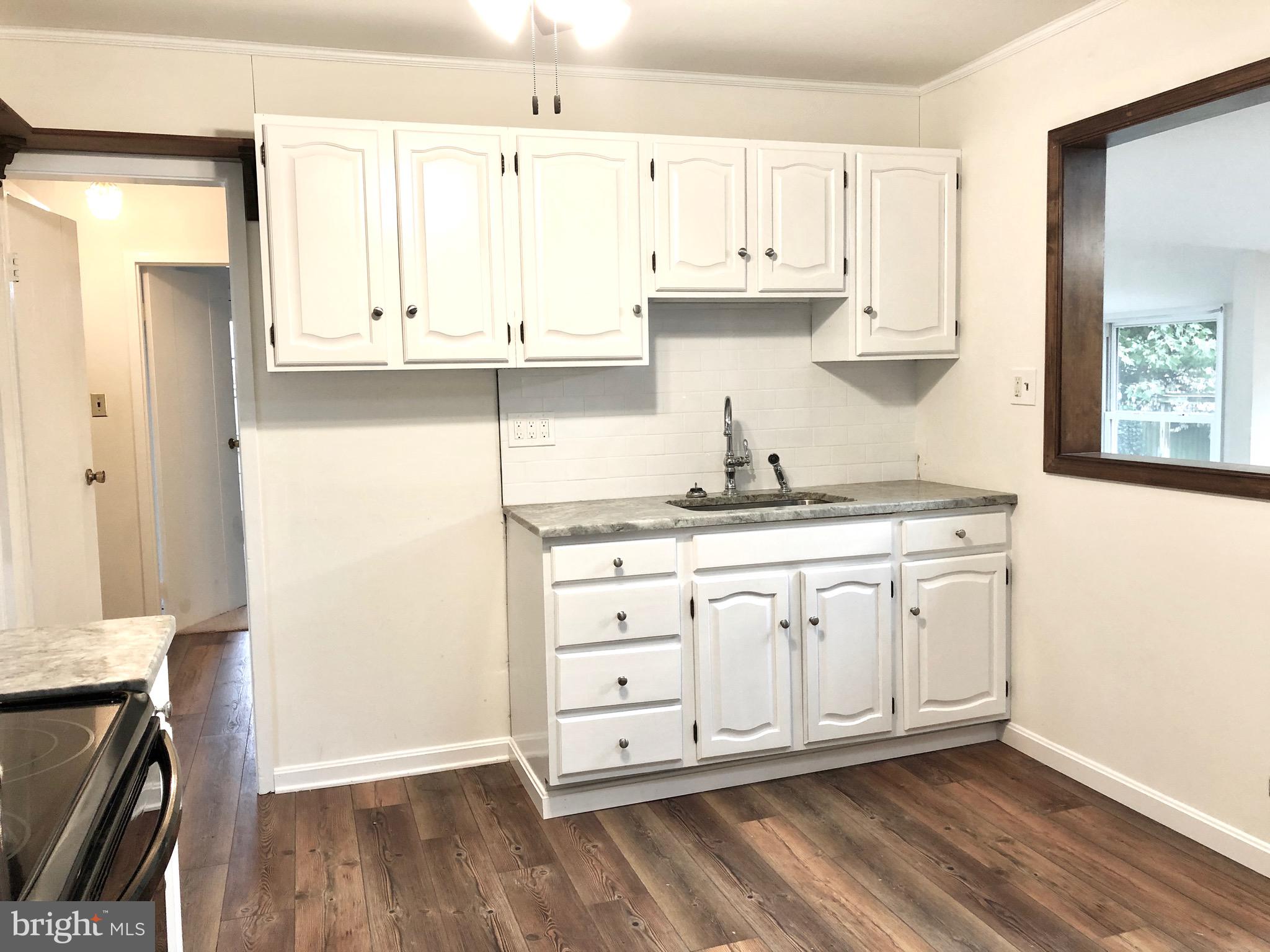 2928 Chestnut Road Edgewater, MD 21037 - Photo 7 of 24 Kitchen w/ new granite countertops