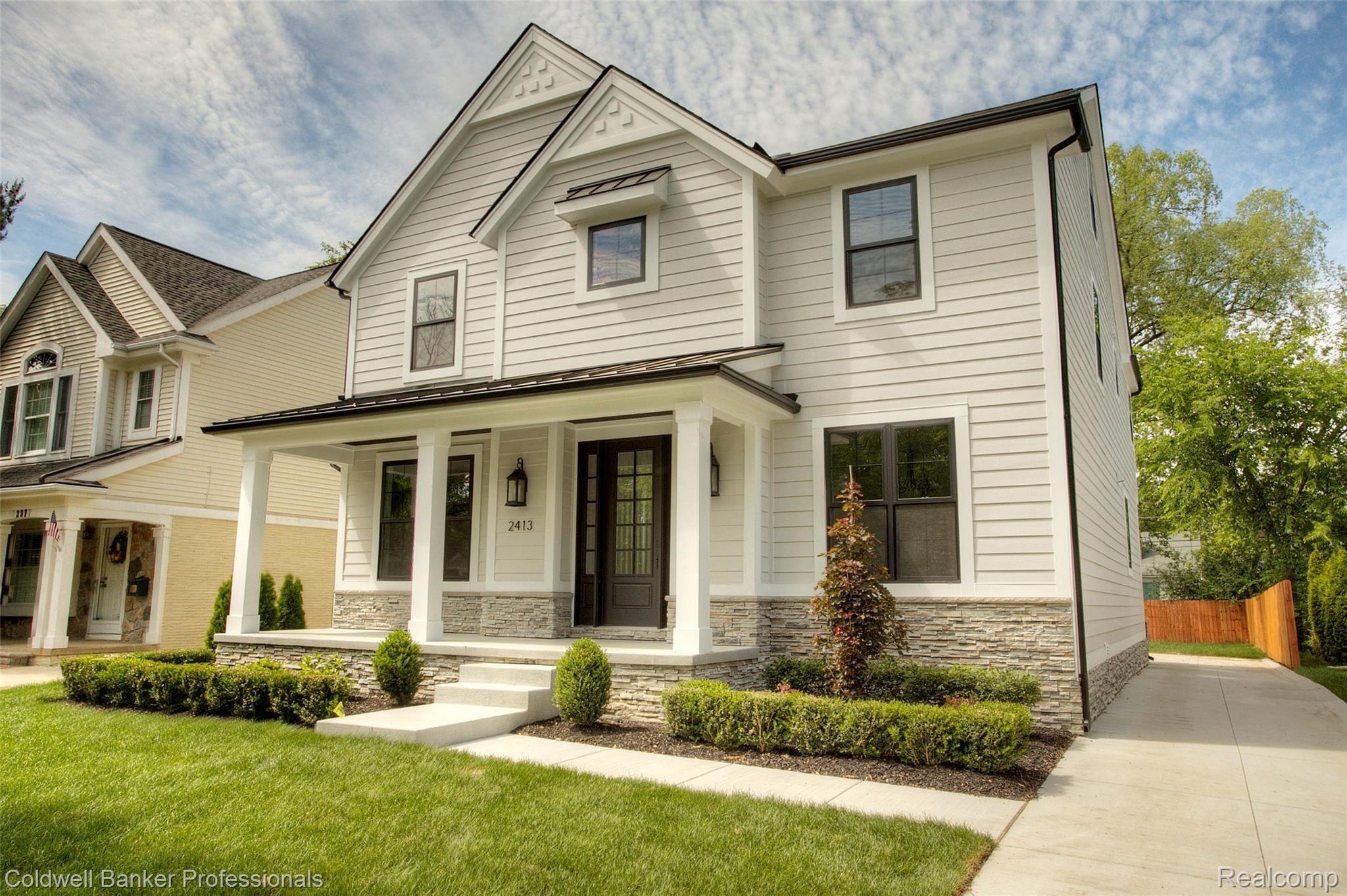 2413 Manchester Road Birmingham, MI 48009 - Photo 3 of 84 4H8A7001_2_3.jpg