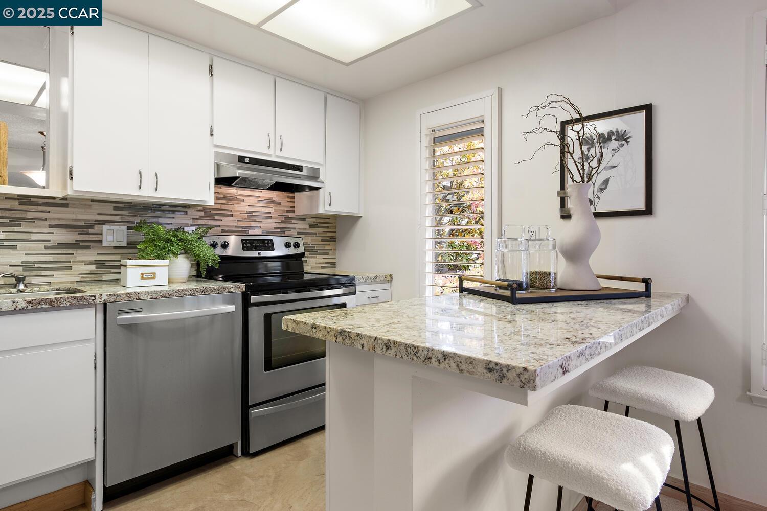 1501 Skycrest Drive, Unit 3 Walnut Creek, CA 94595 - Photo 5 of 55