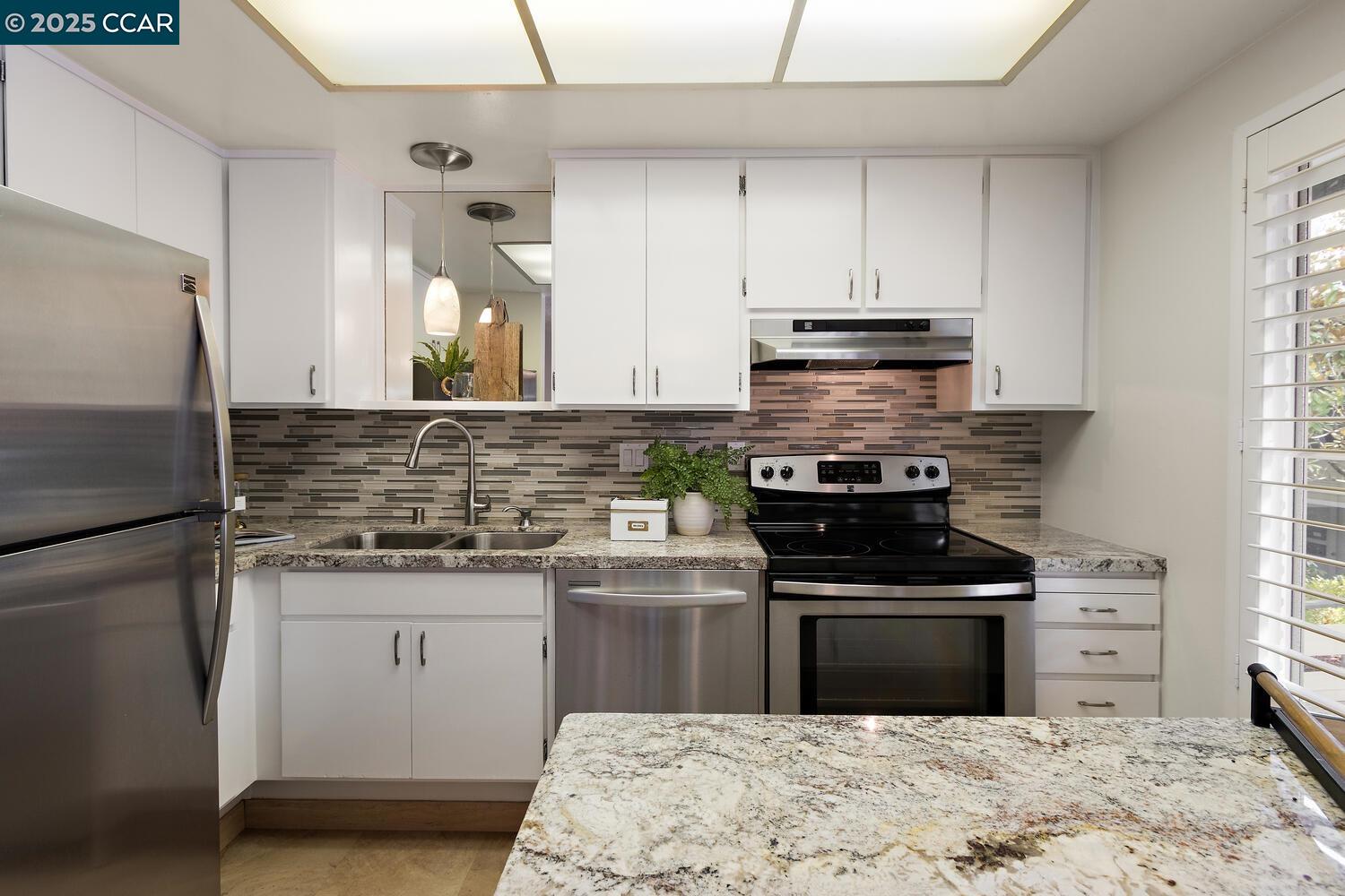 1501 Skycrest Drive, Unit 3 Walnut Creek, CA 94595 - Photo 7 of 55