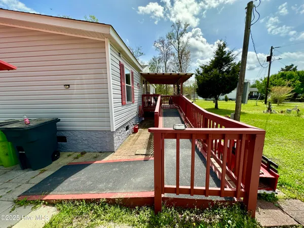 $190,000 | 1708 Highway 17, New Bern, NC 28560