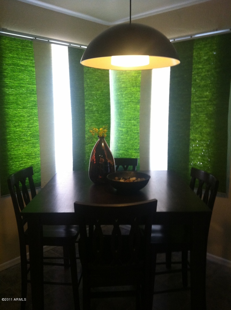 3332 North Randolph Road Phoenix, AZ 85014 - Photo 5 of 6 Dining area
