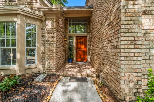 $677,000 | 170 Linton Downs Place, The Woodlands, TX 77382