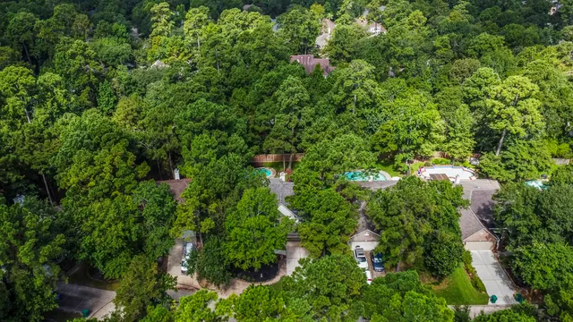 $677,000 | 170 Linton Downs Place, The Woodlands, TX 77382