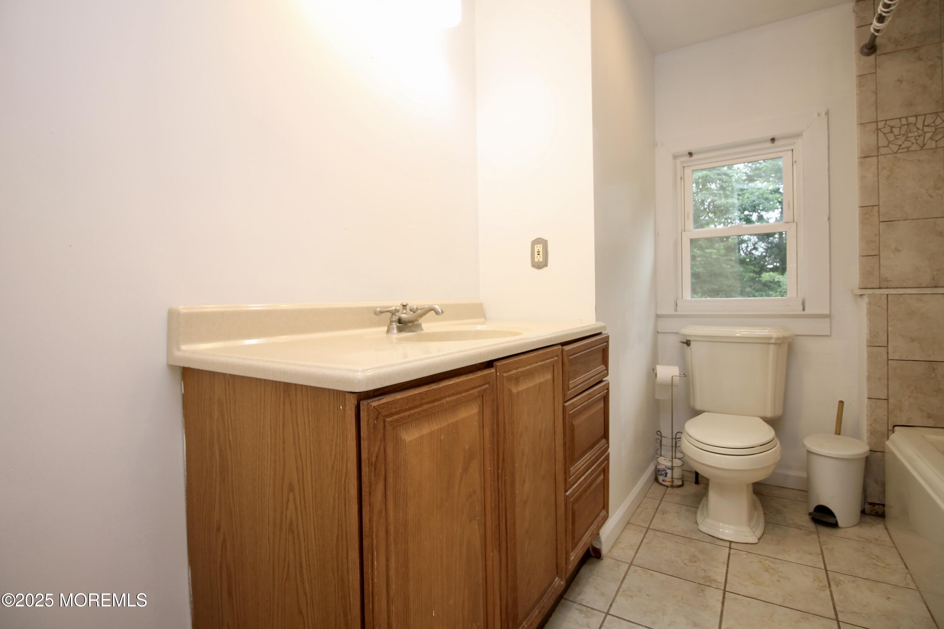 33 Weaverville Road Freehold, NJ 07728 - Photo 14 of 26 EBD87457-2D61-4BF5-9E87-92D973035E79_1_2