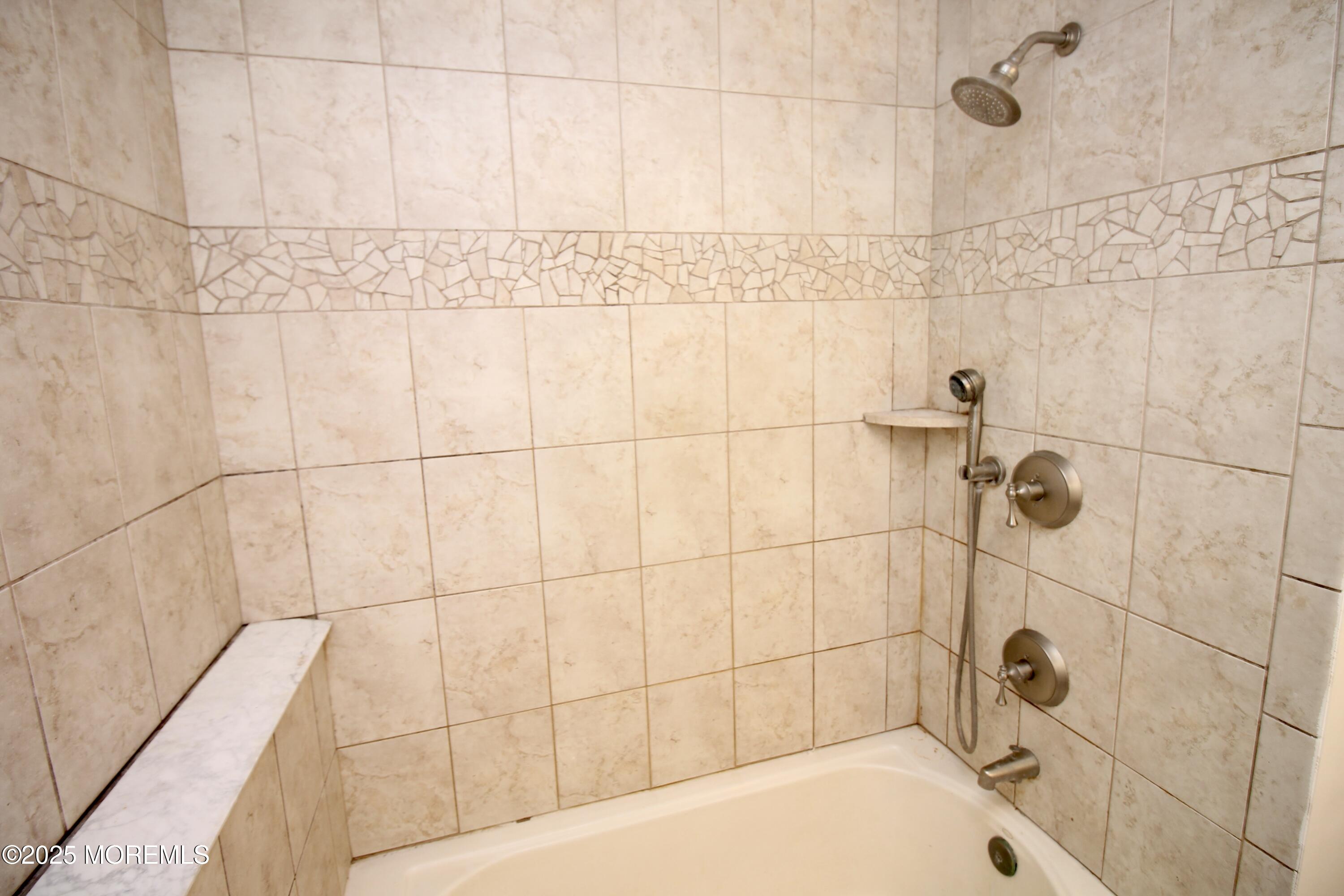 33 Weaverville Road Freehold, NJ 07728 - Photo 15 of 26 AA511AA7-6DC7-4F62-A3AA-06C058E03B7A_1_2