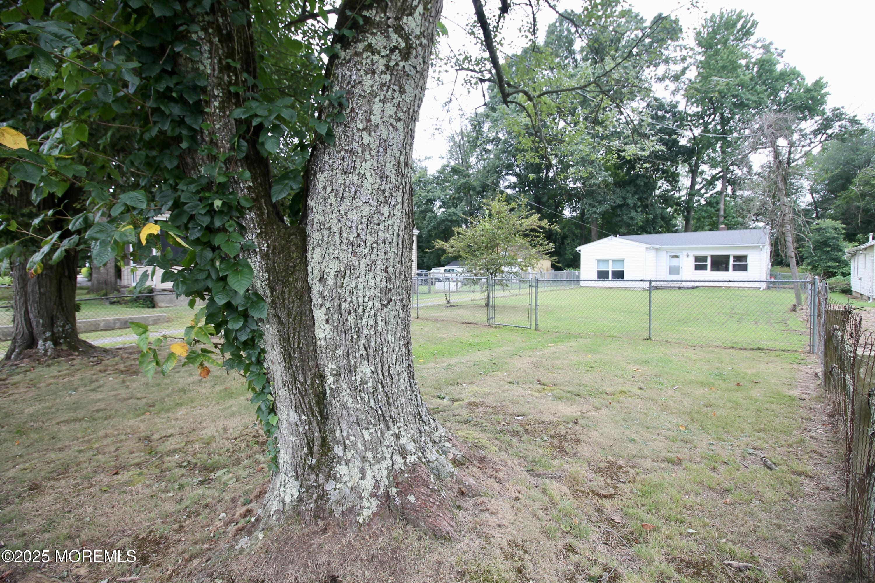 33 Weaverville Road Freehold, NJ 07728 - Photo 25 of 26 CD3A9B5E-D6D3-490B-97A8-917BCA34FF0D_1_2