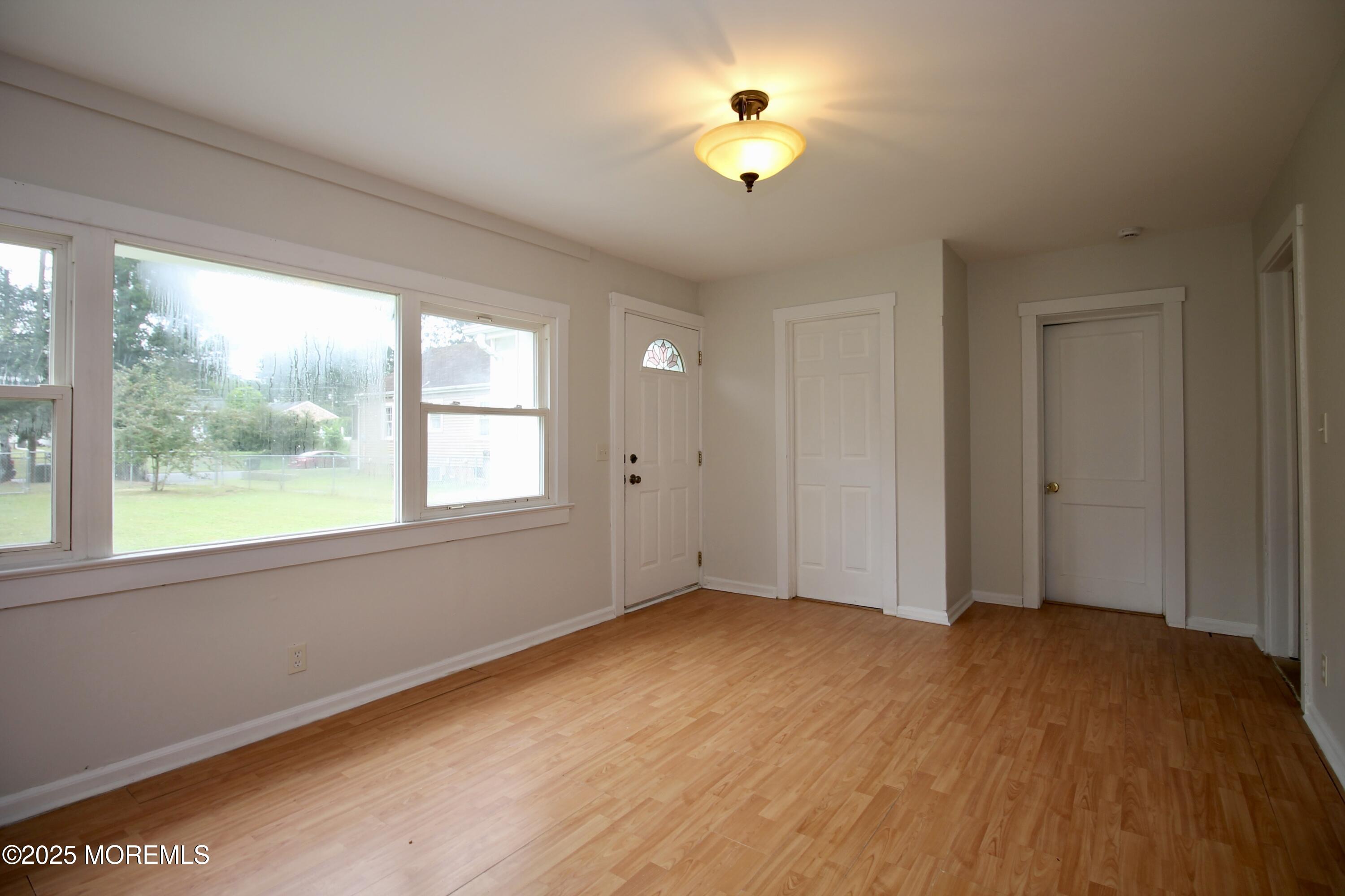 33 Weaverville Road Freehold, NJ 07728 - Photo 7 of 26 9A10F37A-C879-4037-B090-6664D41EB15C_1_2