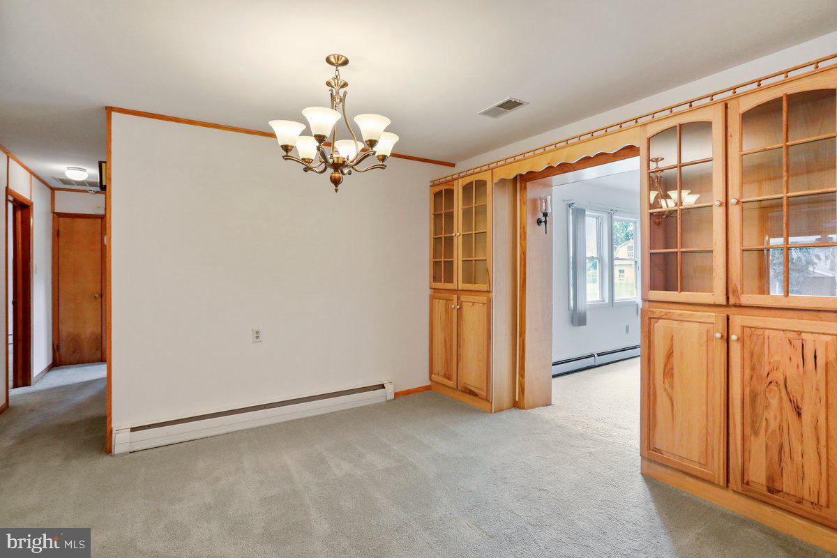 13506 Spriggs Road Hagerstown, MD 21742 - Photo 15 of 43 Dining Area