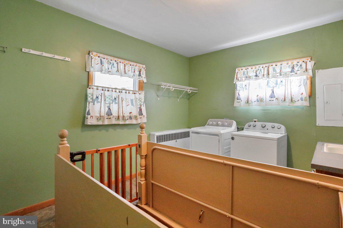 13506 Spriggs Road Hagerstown, MD 21742 - Photo 27 of 43 Main Level Laundry