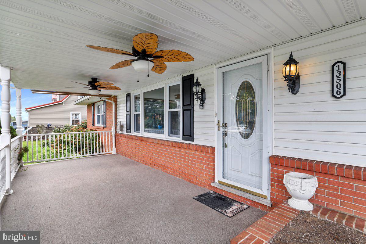 13506 Spriggs Road Hagerstown, MD 21742 - Photo 7 of 43 Covered Front Porch
