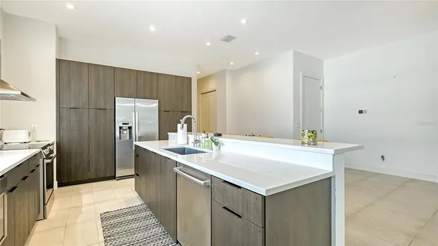 $2,500,000 | 1755 7th Street, Sarasota, FL 34236