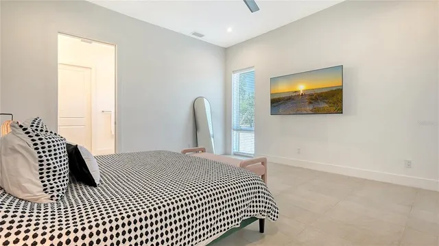 $2,500,000 | 1755 7th Street, Sarasota, FL 34236