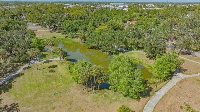 $2,500,000 | 1755 7th Street, Sarasota, FL 34236
