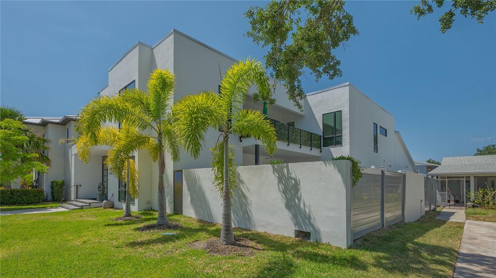 1755 7th Street Sarasota, FL 34236 - Photo 9 of 94