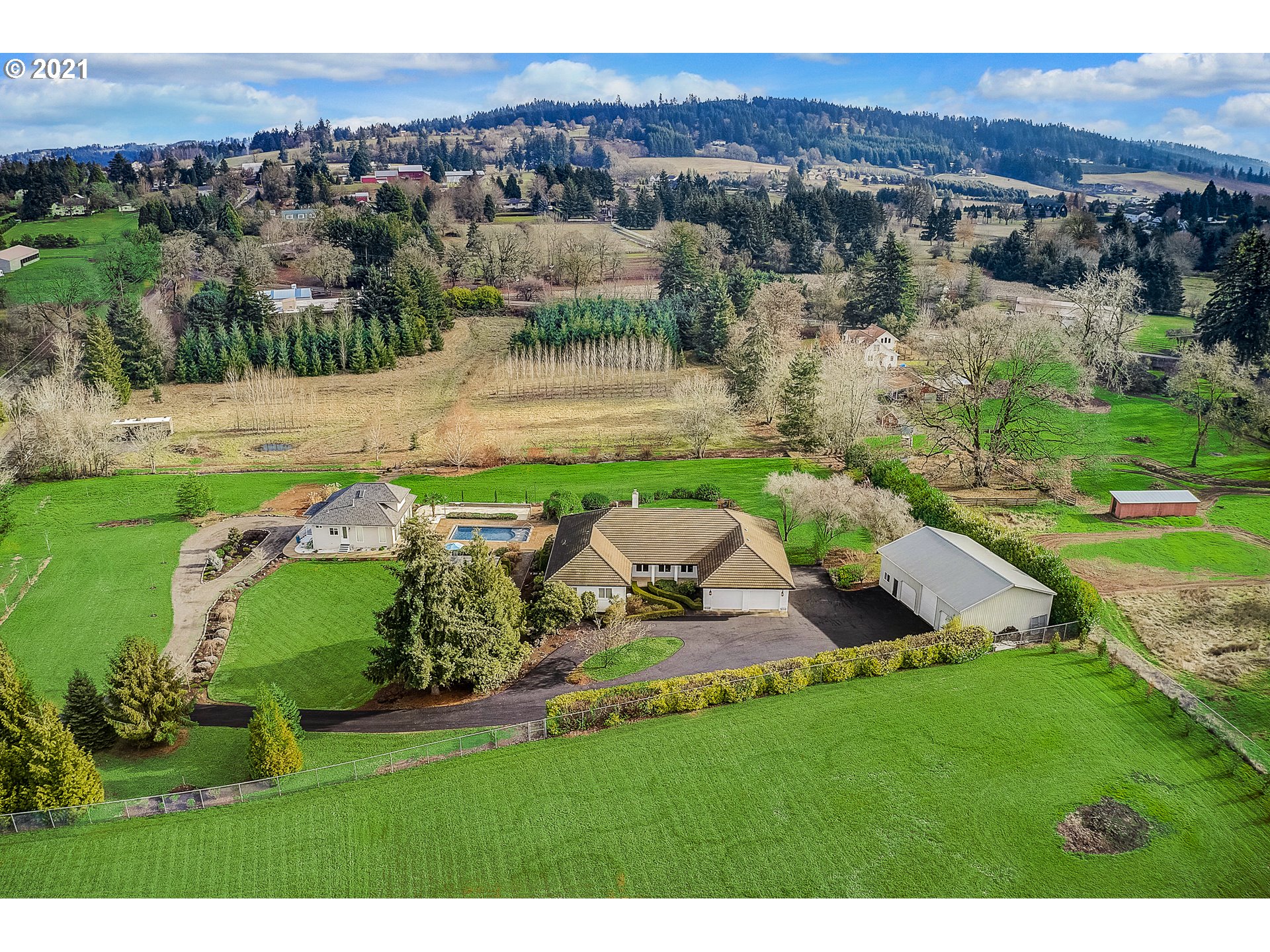 5000 Southwest Schatz Road Tualatin, OR 97062 - Photo 3 of 29 Gallery Image 3