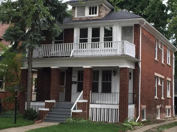 $1,350 | 1052 Beaconsfield Avenue, Grosse Pointe, MI 48230