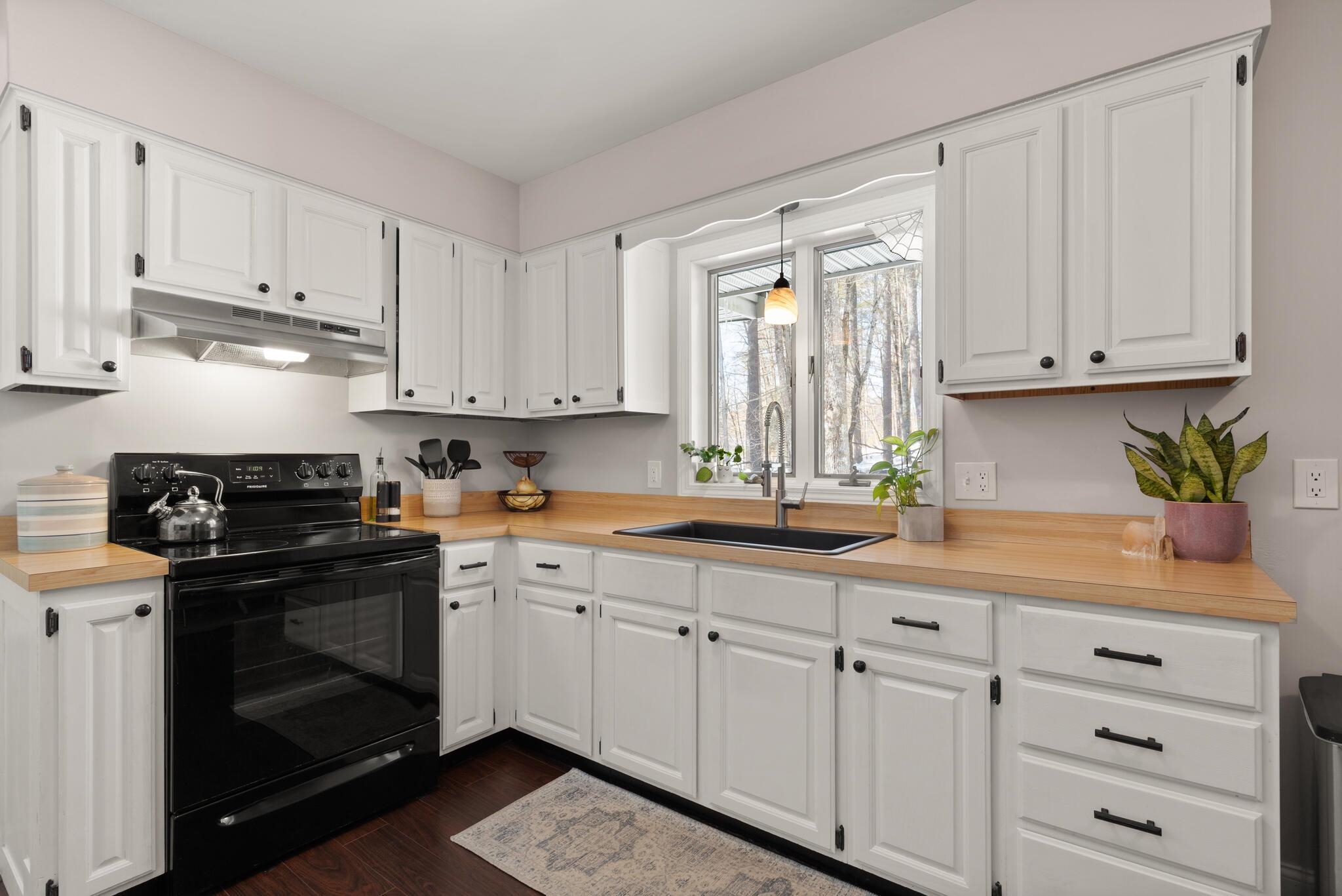 3 Christopher Lane Pelham, NH 03076 - Photo 11 of 31