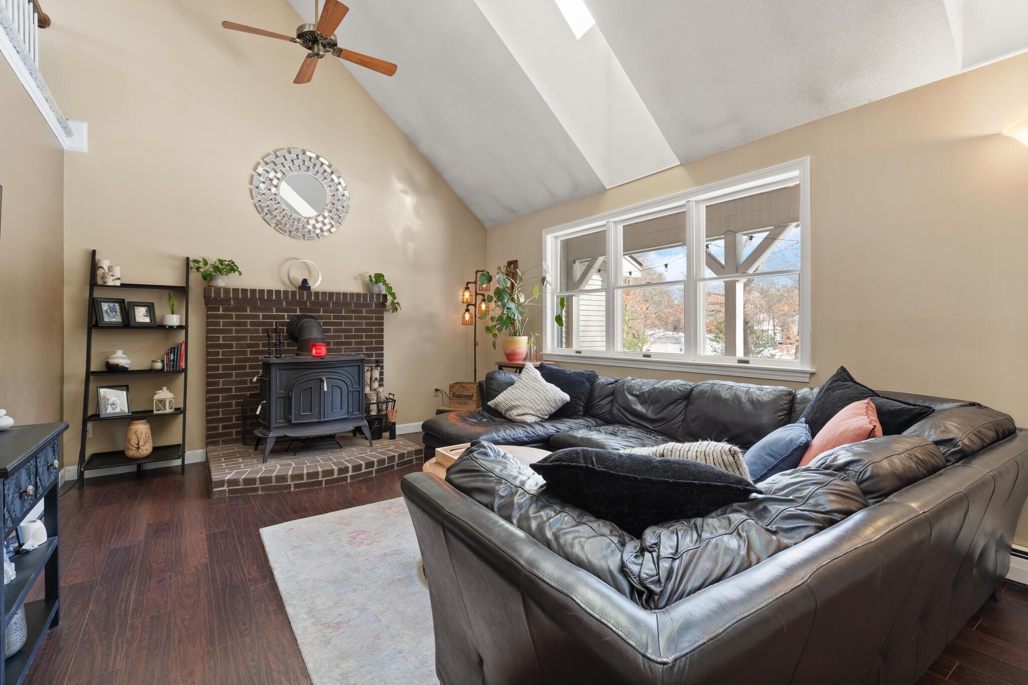 3 Christopher Lane Pelham, NH 03076 - Photo 4 of 31