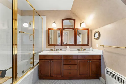 $2,395,000 | 11 Rectory Lane, Scarsdale, NY 10583