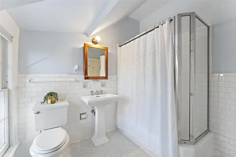 $2,395,000 | 11 Rectory Lane, Scarsdale, NY 10583